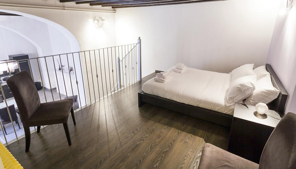 Italianway-Colombo 5 Apartment Milan Bagian luar foto