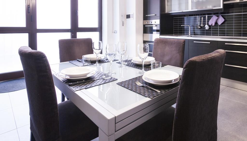 Italianway-Colombo 5 Apartment Milan Bagian luar foto